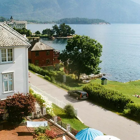 Ξενοδοχείο Balestrand Hotel 3*