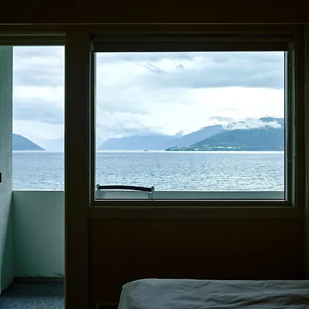 מלון Balestrand Hotel 3*