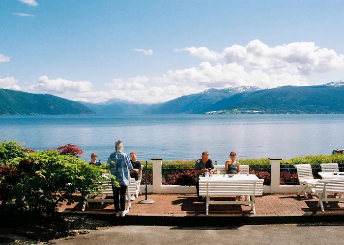 Balestrand Hotel מלון 3*