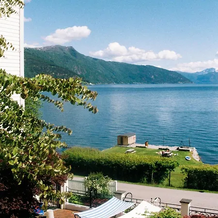 ホテル Balestrand Hotel 3*